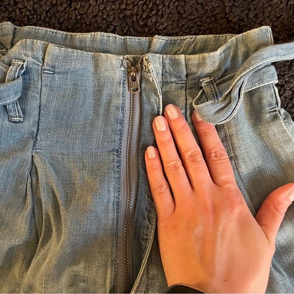 Abercrombie & Fitch | High-Rise Paperbag Short - Picture 2 of 4